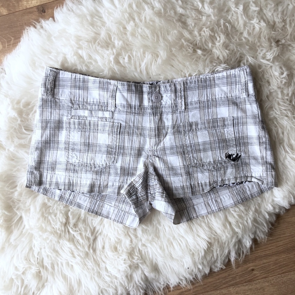 🌻 3 for $20 Volcom Short Shorts